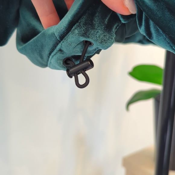 NWOT Gap Plush Velvet Evergreen Quilted Puffer Jacket - Size S - Picture 12 of 16